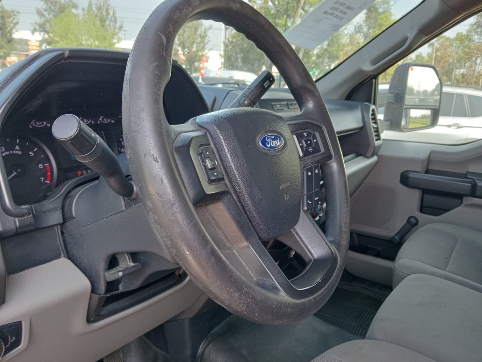 2022 Ford Comerciales F350, F450 y F550 Chasis Cabina RD Super Duty 2 pts. F350 XL Plus, V8, 6.2l, TA, a/ac., CD, fnte. crom.