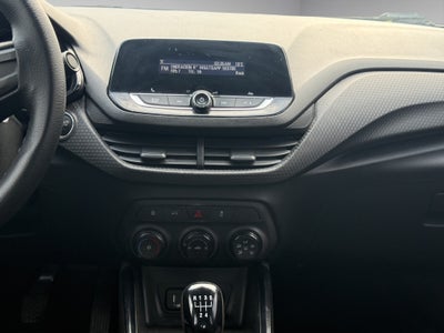 2022 Chevrolet Onix 4 pts. LS, 1.0T, TM5, a/ac., BA, R-15