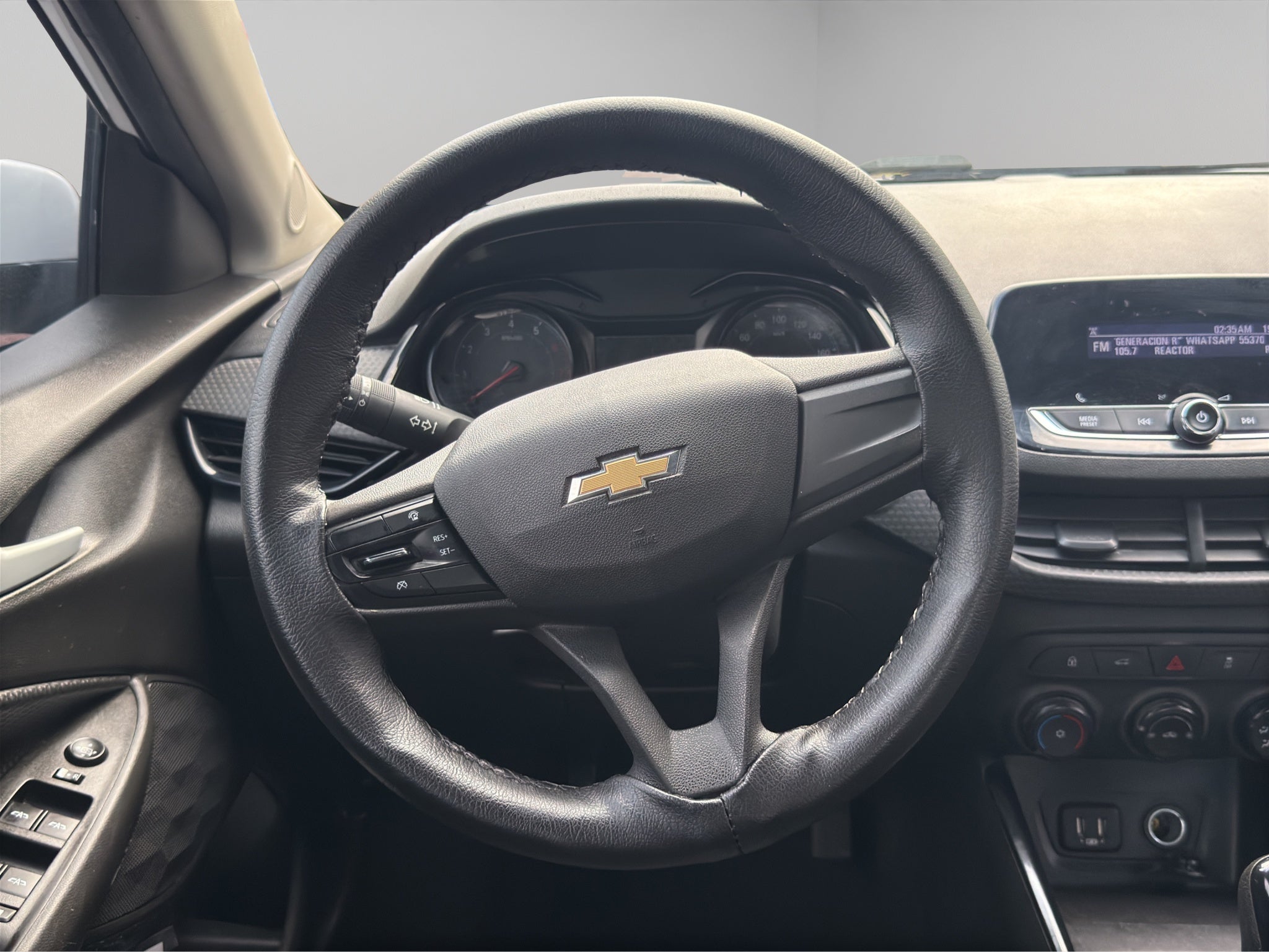2022 Chevrolet Onix 4 pts. LS, 1.0T, TM5, a/ac., BA, R-15