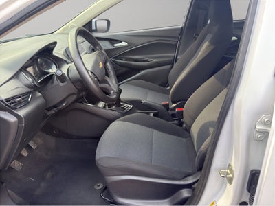 2022 Chevrolet Onix 4 pts. LS, 1.0T, TM5, a/ac., BA, R-15