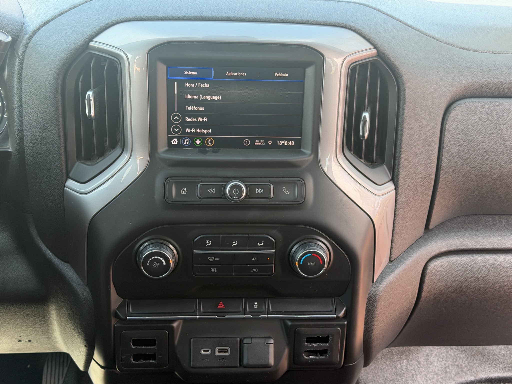 2021 Chevrolet Comerciales Silverado Pick-Up 4 pts. WT, Doble Cab., V6, 4.3l, TA, a/ac.