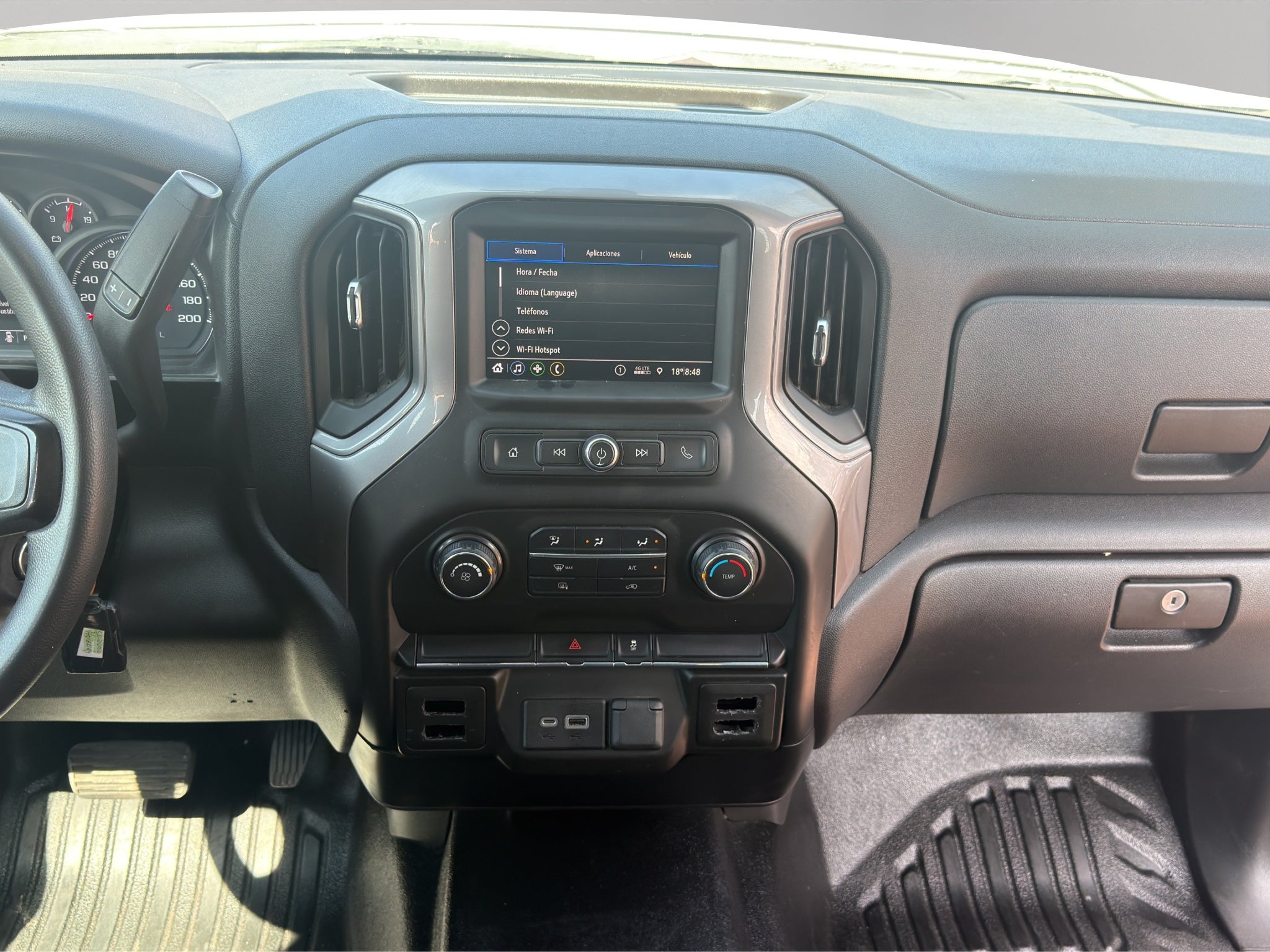 2021 Chevrolet Comerciales Silverado Pick-Up 4 pts. WT, Doble Cab., V6, 4.3l, TA, a/ac.