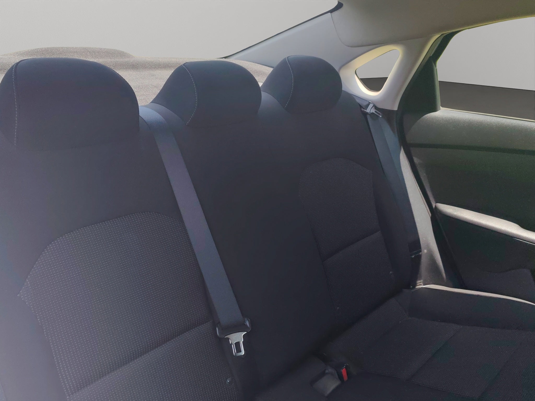 2020 Kia Forte 4 pts. L, 2.0l, TM6, a/ac., sin botón encend., R-16