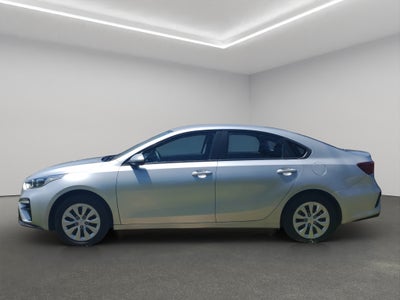 2020 Kia Forte 4 pts. L, 2.0l, TM6, a/ac., sin botón encend., R-16