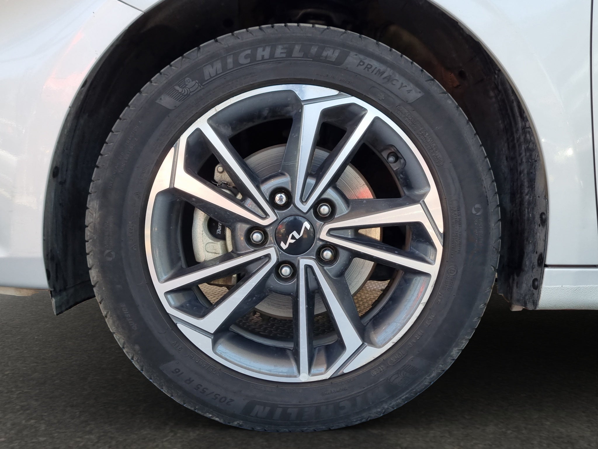 2023 Kia Forte 4 pts. EX, 2.0l, TA, a/ac., f. niebla, RA-16 (línea anterior)
