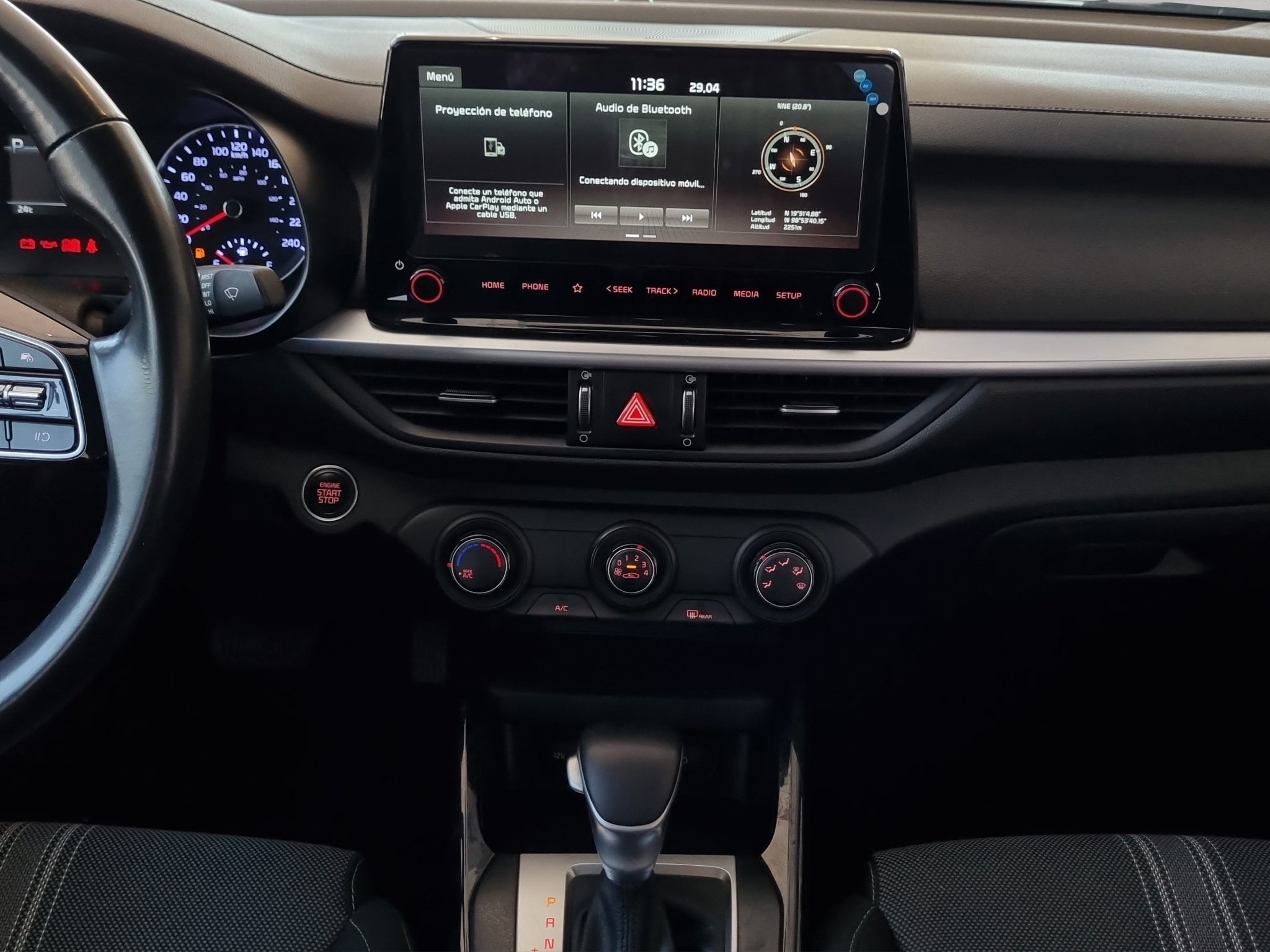 2023 Kia Forte 4 pts. EX, 2.0l, TA, a/ac., f. niebla, RA-16 (línea anterior)