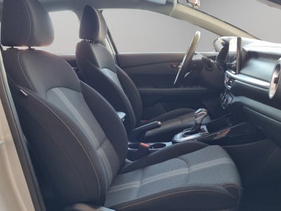 2023 Kia Forte 4 pts. EX, 2.0l, TA, a/ac., f. niebla, RA-16 (línea anterior)