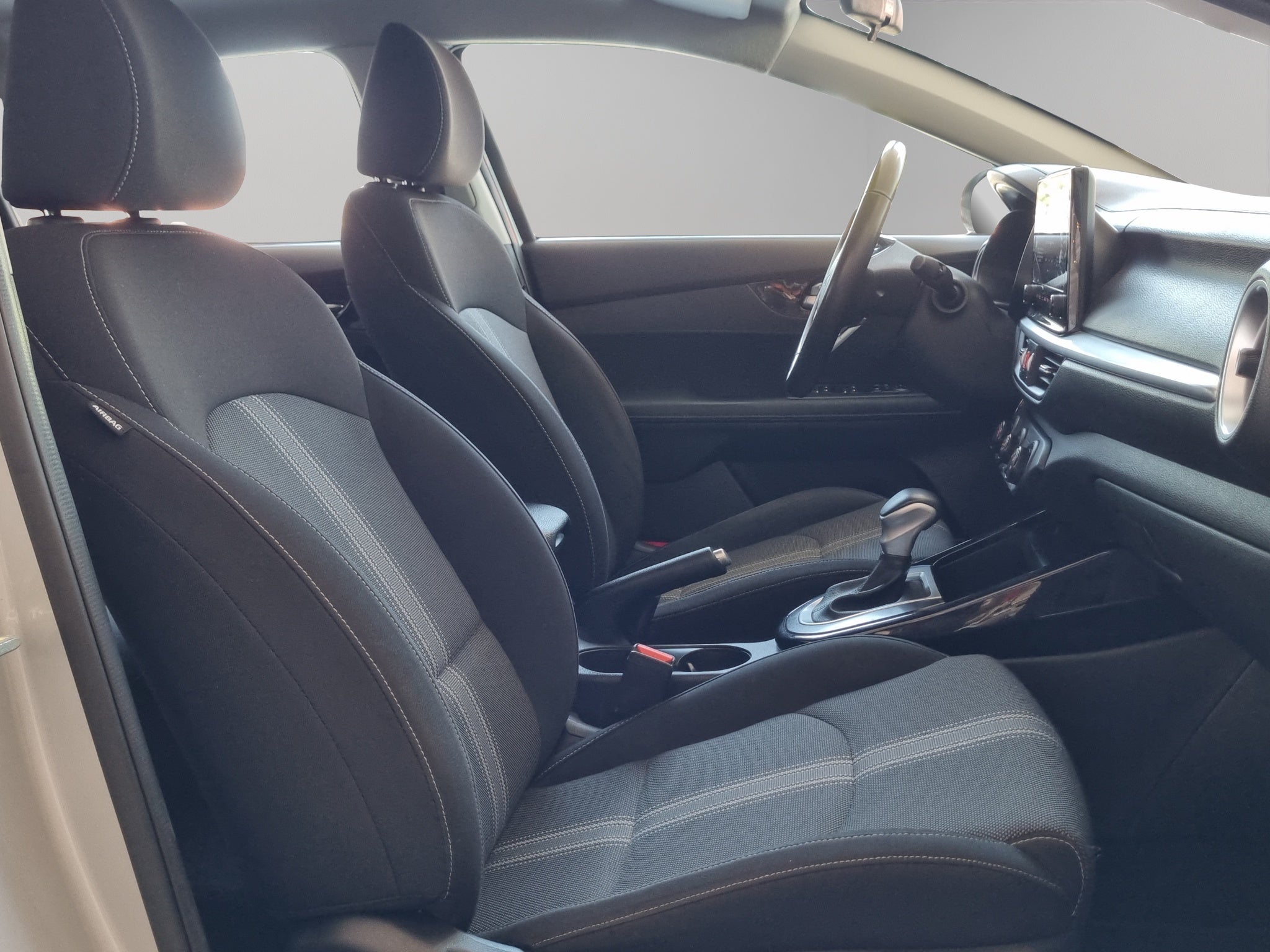 2023 Kia Forte 4 pts. EX, 2.0l, TA, a/ac., f. niebla, RA-16 (línea anterior)