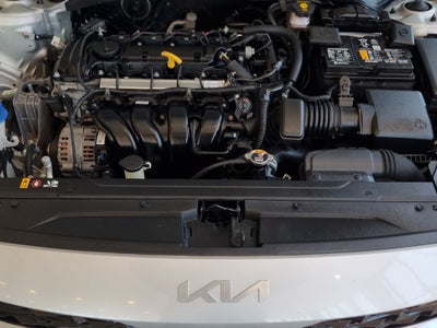2023 Kia Forte 4 pts. EX, 2.0l, TA, a/ac., f. niebla, RA-16 (línea anterior)