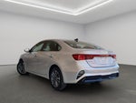 2023 Kia Forte 4 pts. EX, 2.0l, TA, a/ac., f. niebla, RA-16 (línea anterior)