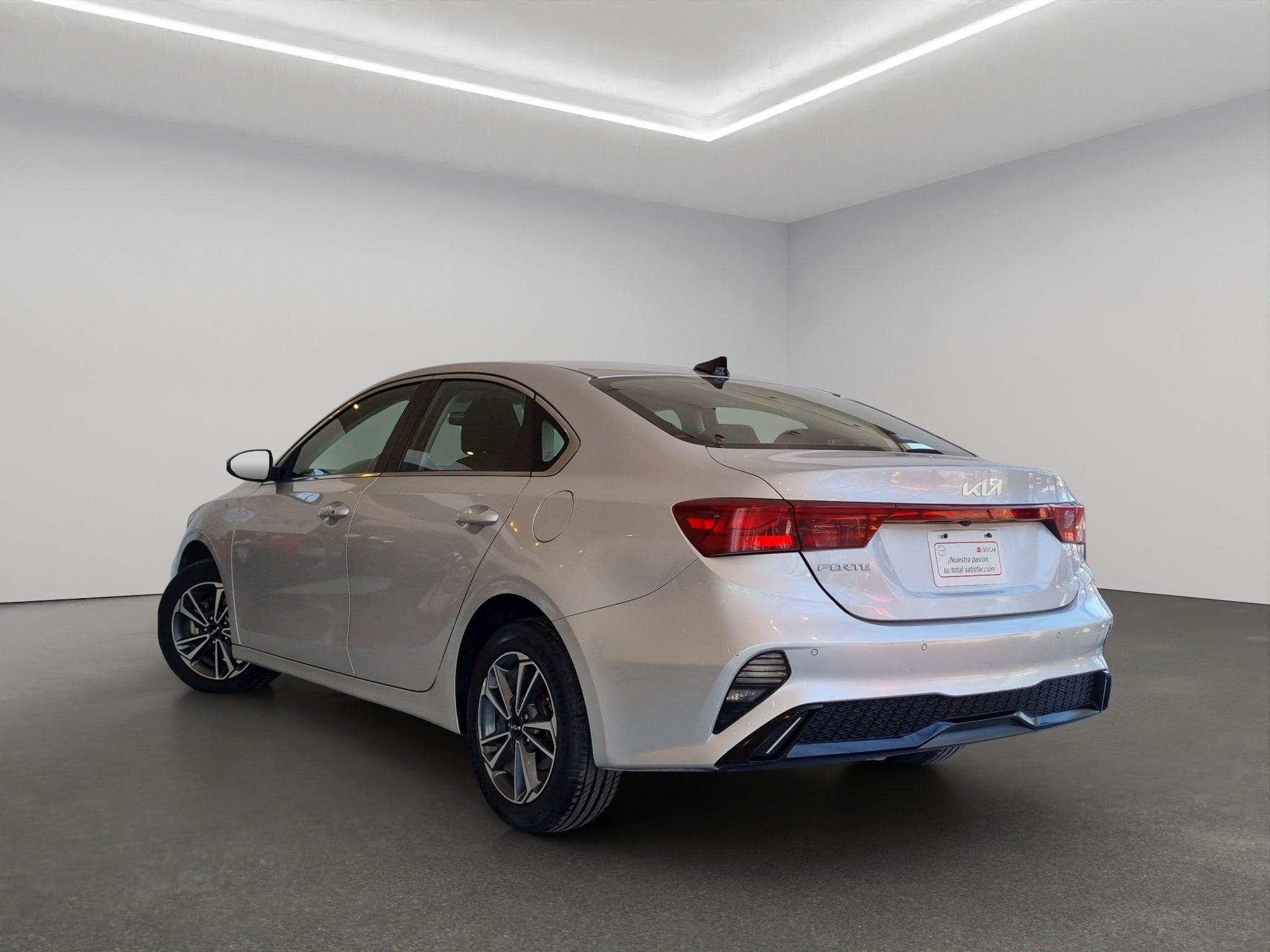 2023 Kia Forte 4 pts. EX, 2.0l, TA, a/ac., f. niebla, RA-16 (línea anterior)
