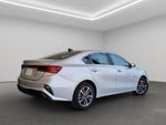 2023 Kia Forte 4 pts. EX, 2.0l, TA, a/ac., f. niebla, RA-16 (línea anterior)
