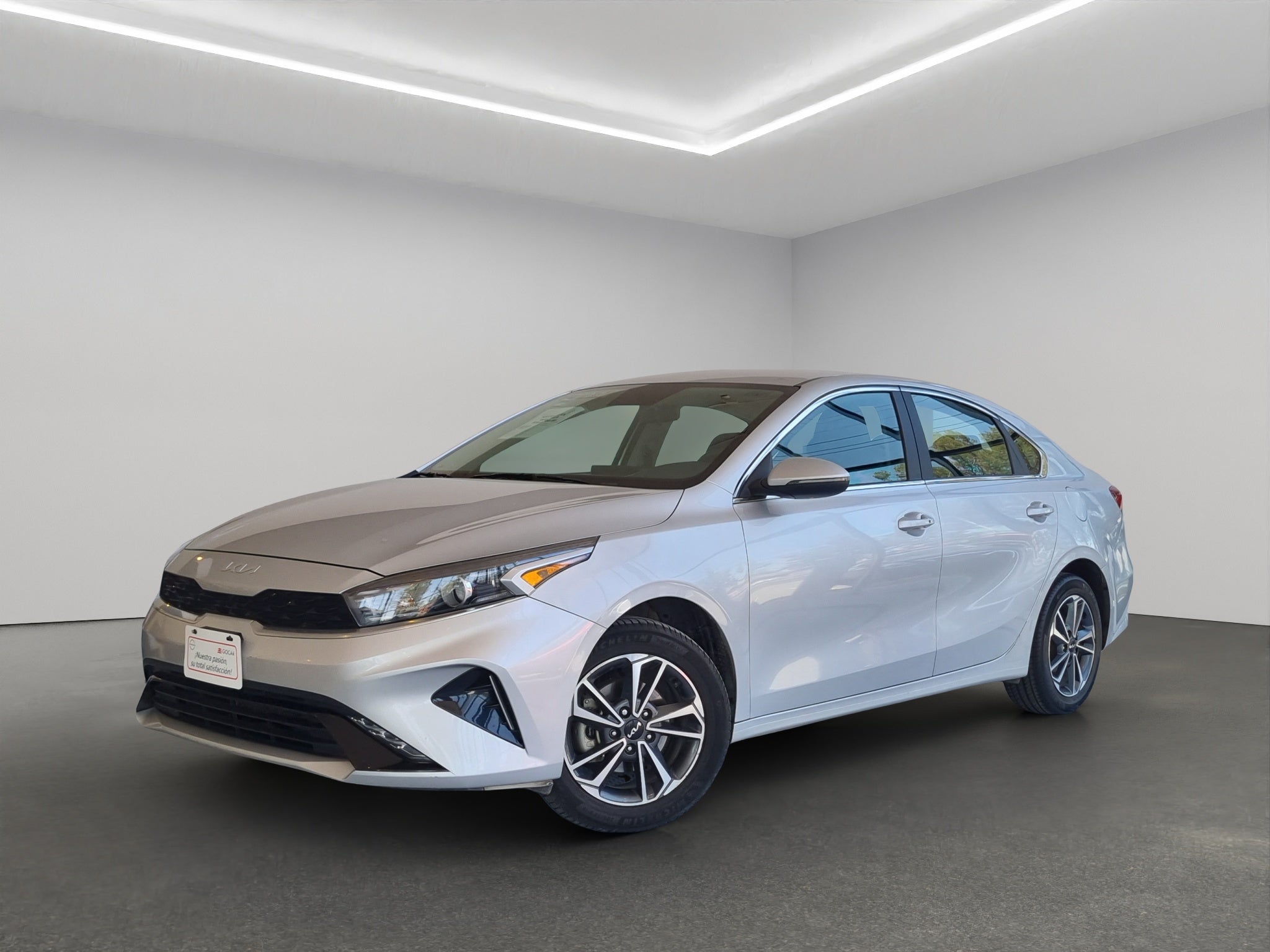 2023 Kia Forte 4 pts. EX, 2.0l, TA, a/ac., f. niebla, RA-16 (línea anterior)