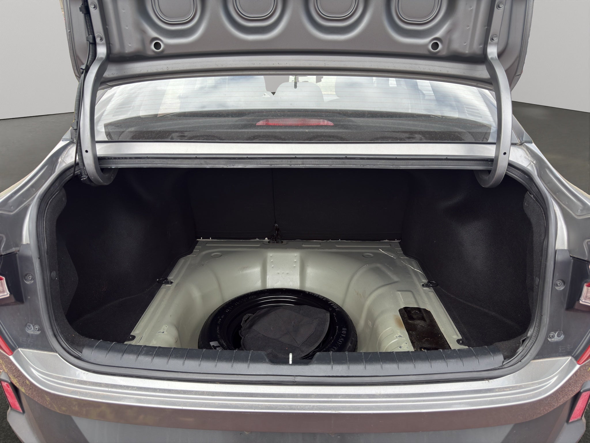 2025 Kia K3 4 pts. L, 1.6l, TA, a/ac., R-15