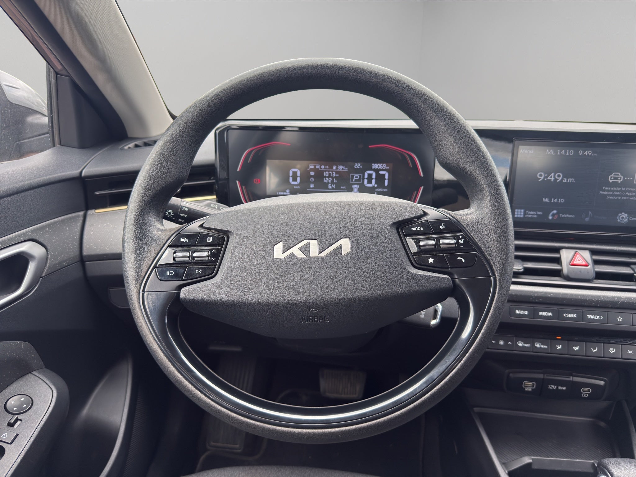 2025 Kia K3 4 pts. L, 1.6l, TA, a/ac., R-15