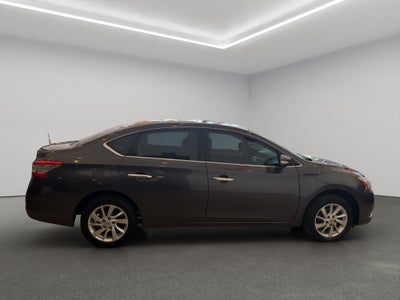 2016 Nissan Sentra 4 pts. Advance, TM6, a/ac., f. niebla, RA-16 (línea anterior)