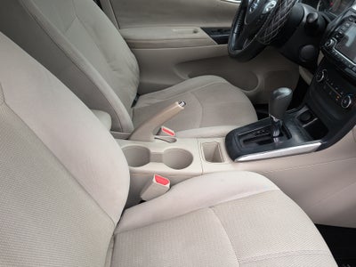 2018 Nissan Sentra 4 pts. Advance, TM6, a/ac., f. niebla, RA-16