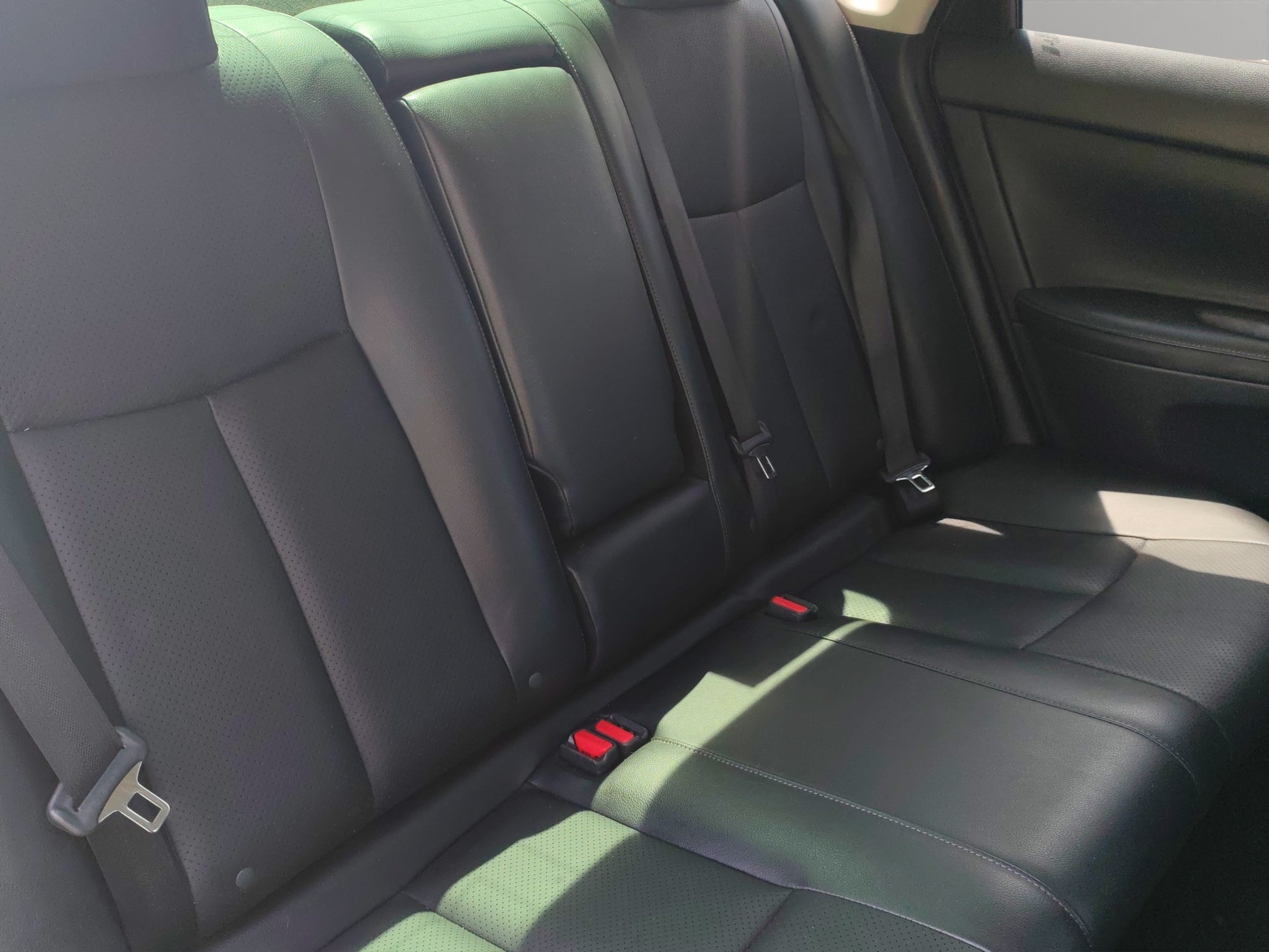 2019 Nissan Sentra 4 pts. Exclusive, TA, a/ac. Aut., piel, QC, GPS, f. led, RA-17 (línea anterior)
