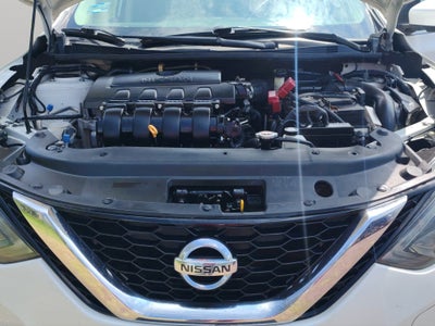 2019 Nissan Sentra 4 pts. Exclusive, TA, a/ac. Aut., piel, QC, GPS, f. led, RA-17 (línea anterior)
