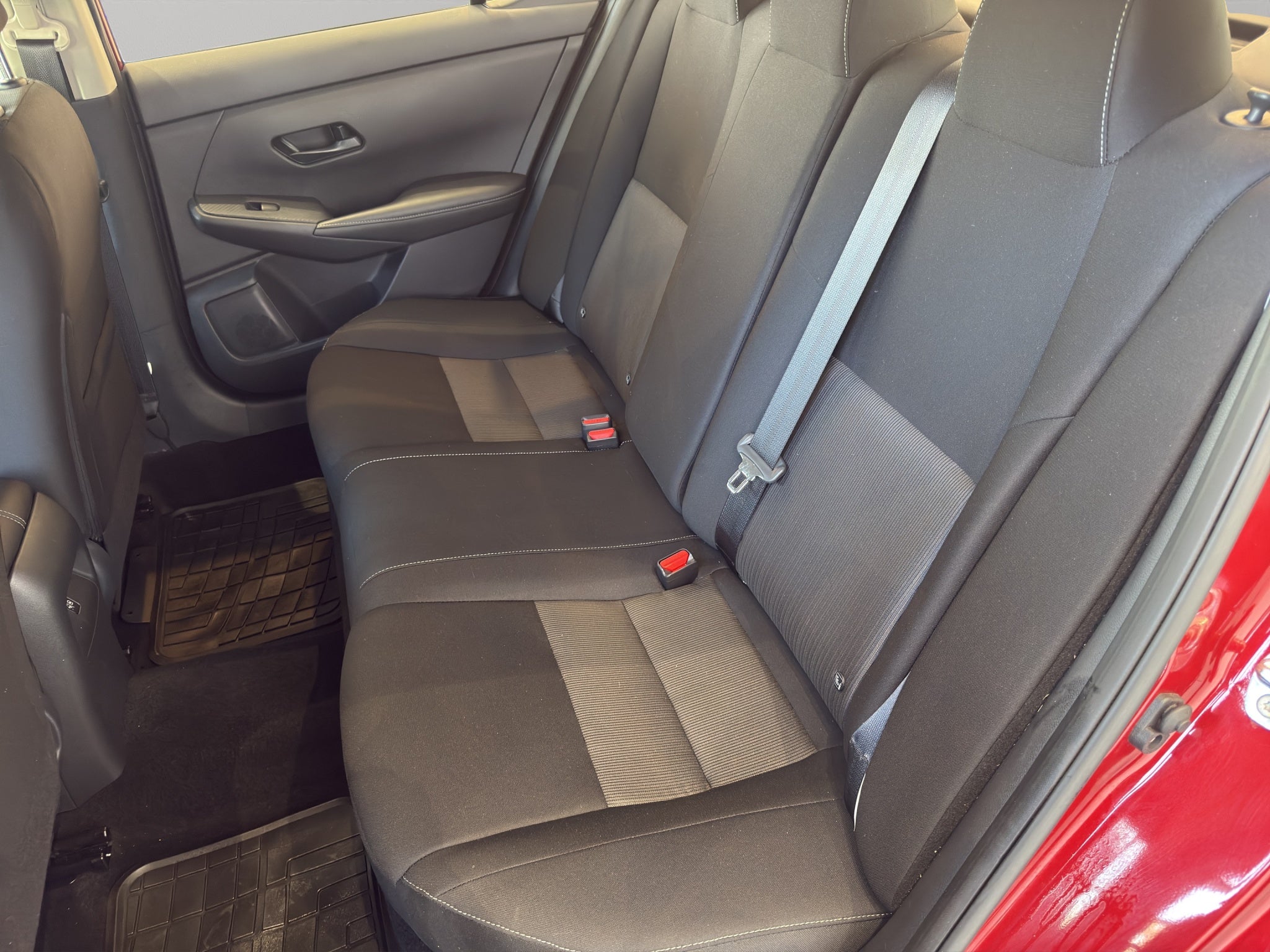 2025 Nissan Sentra 4 pts. Advance, TM6, a/ac., f. niebla, RA-16