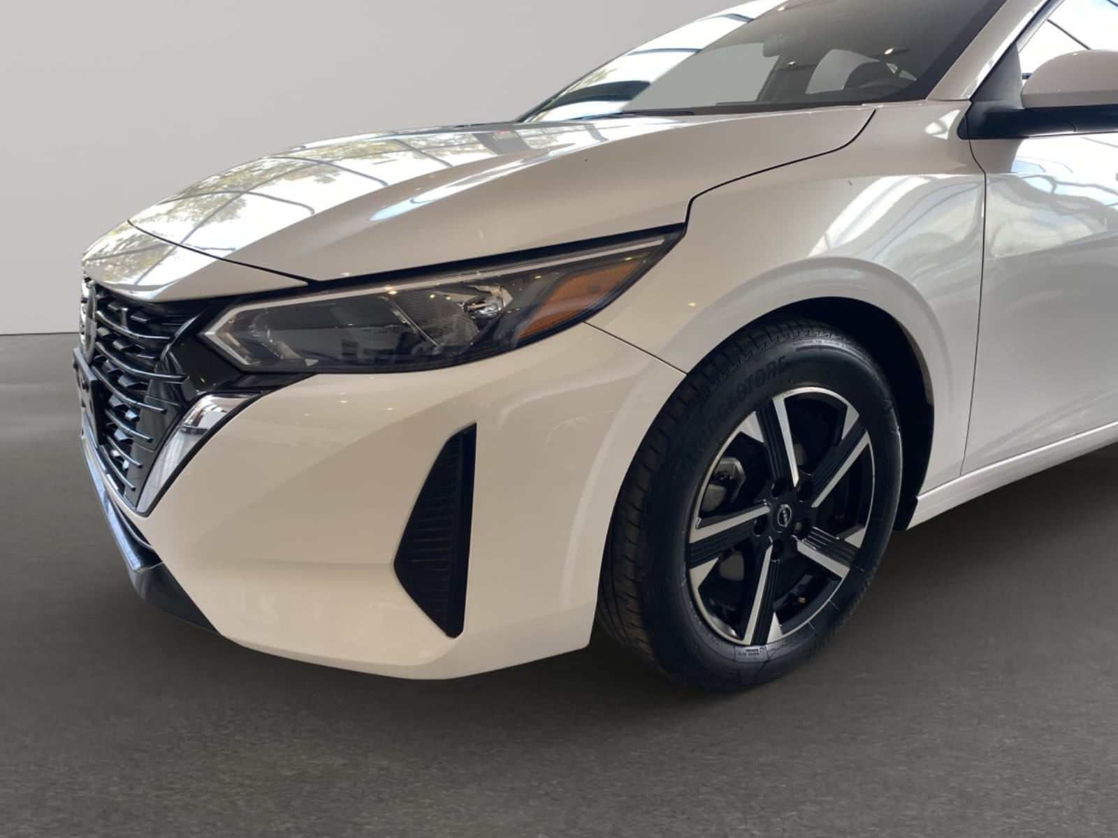 2024 Nissan Sentra 4 PTS ADVANVE TA 6 A/AC F NIEBLA RA 16