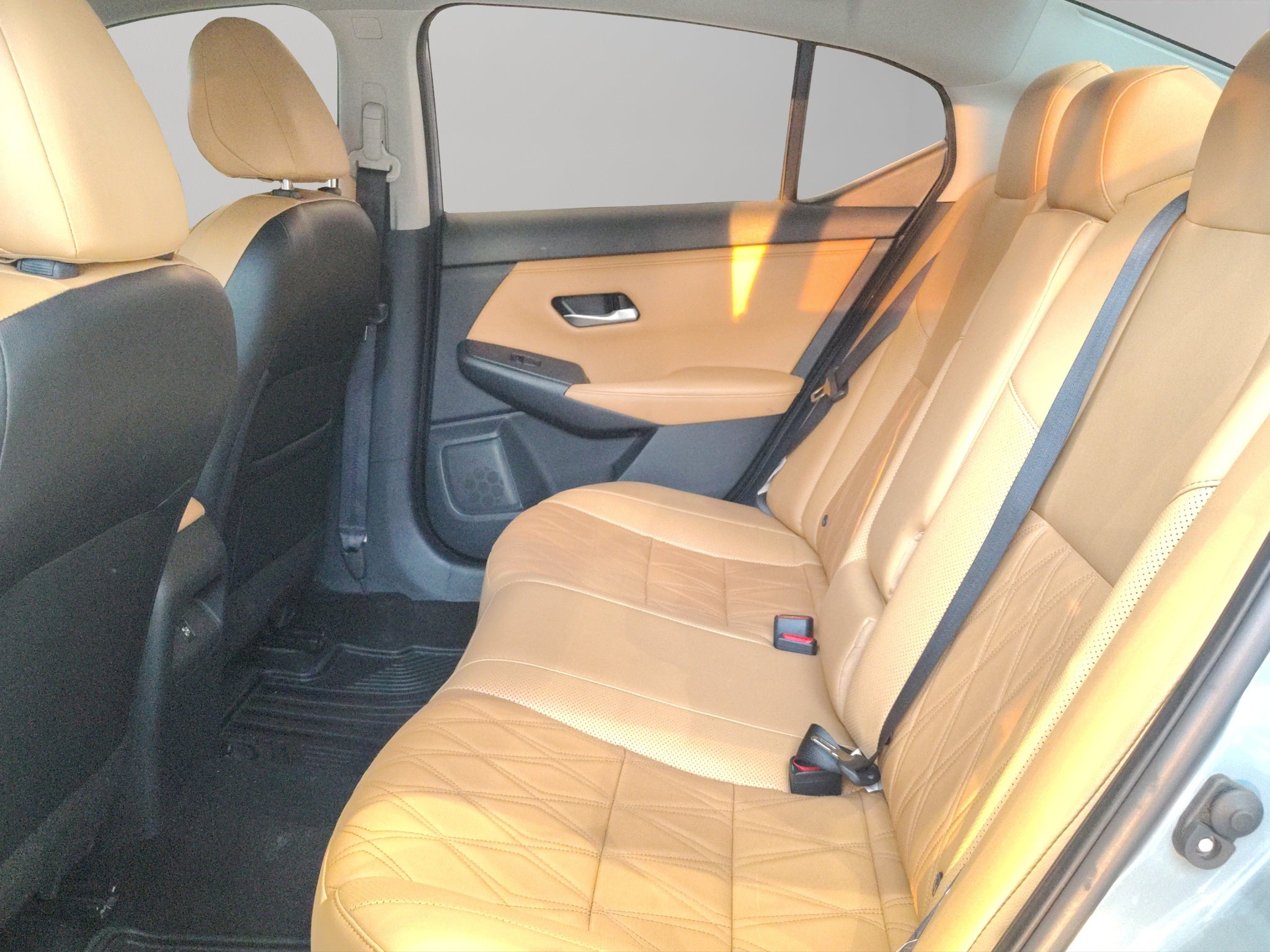 2024 Nissan Sentra 4 pts. SR Platinum, TA, a/ac. Aut., piel, QC, s. Bose, f. led, RA-18