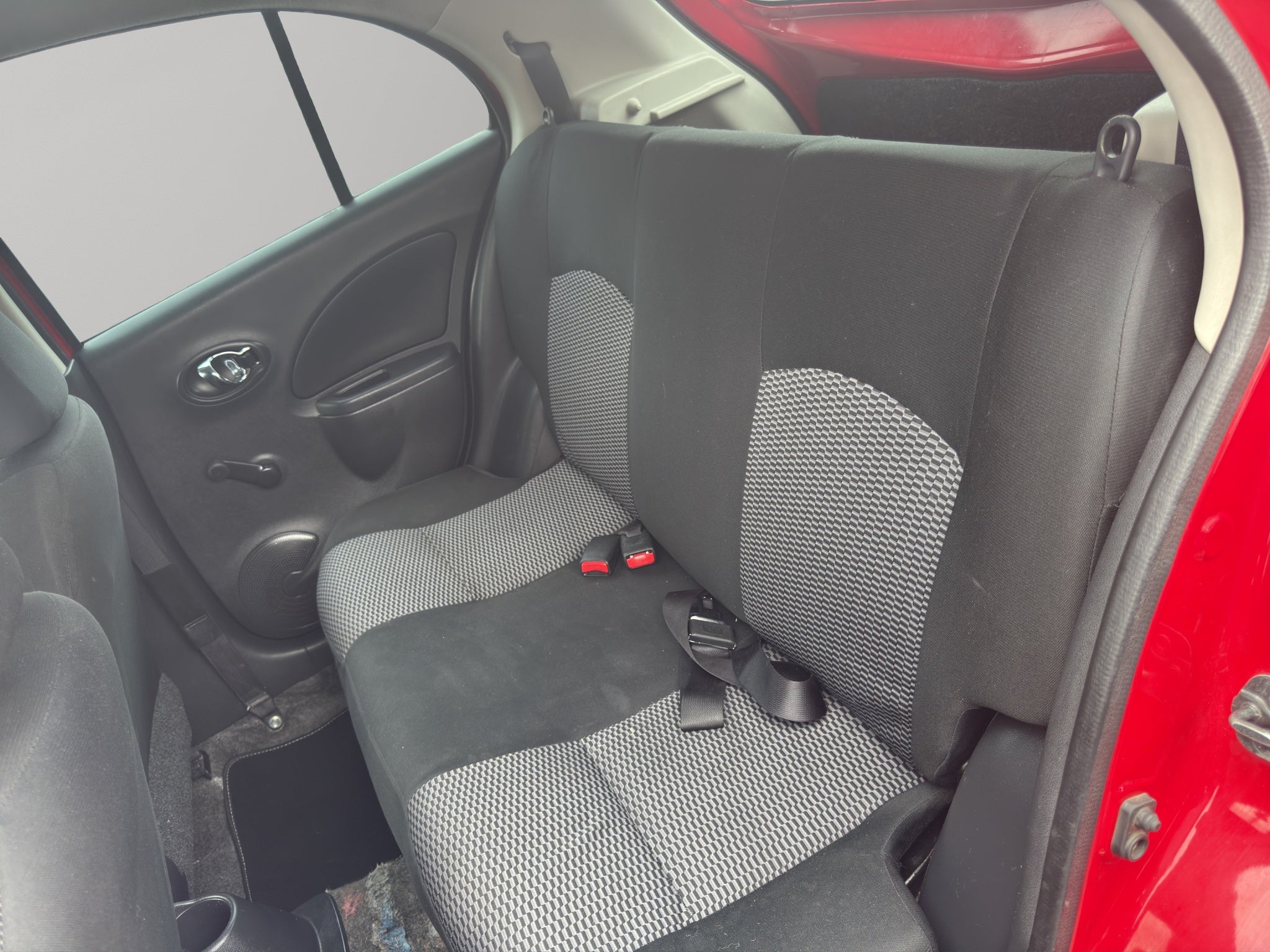 2018 Nissan March 5 pts. HB Sense, TM5, a/ac., CD, Bluetooth, R-14