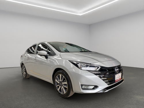 2024 Nissan Versa 4 pts. Advance, TM5, a/ac., f. niebla, RA-16