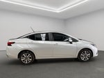 2024 Nissan Versa 4 pts. Advance, TM5, a/ac., f. niebla, RA-16