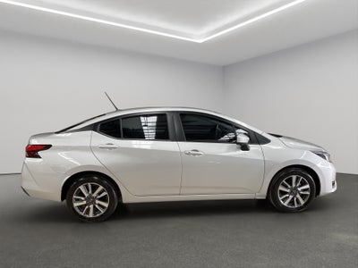 2024 Nissan Versa 4 pts. Advance, TM5, a/ac., f. niebla, RA-16
