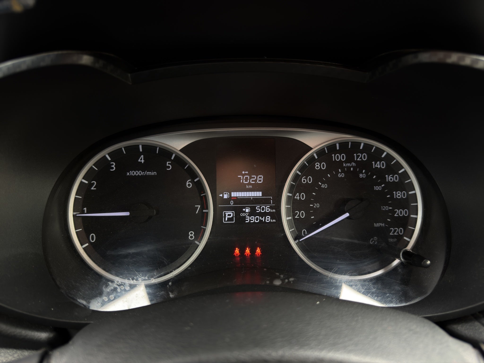 2024 Nissan Versa 4 pts. Sense, TM5, a/ac., R-15