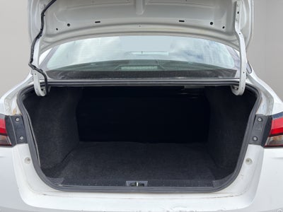 2024 Nissan Versa 4 pts. Sense, TM5, a/ac., R-15