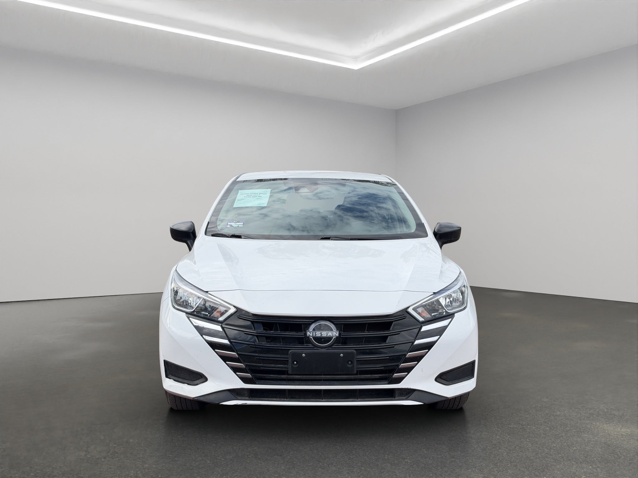 2024 Nissan Versa 4 pts. Sense, TM5, a/ac., R-15