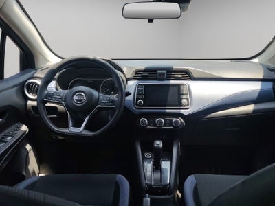 2024 Nissan Versa 4 pts. Advance, TM5, a/ac., f. niebla, RA-16