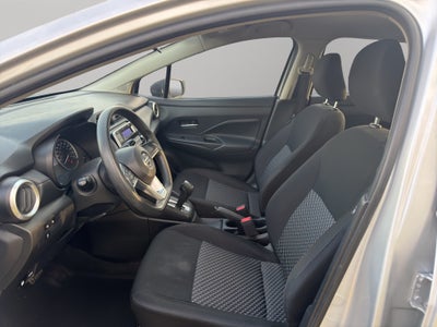 2022 Nissan Versa 4 pts. Sense, TM5, a/ac., VE, R-15 (línea anterior)