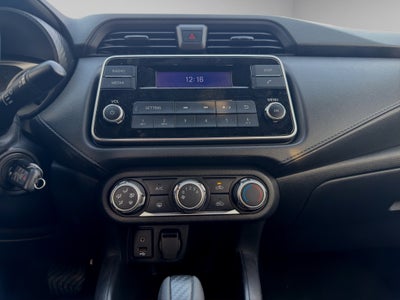 2022 Nissan Versa 4 pts. Sense, TM5, a/ac., VE, R-15 (línea anterior)