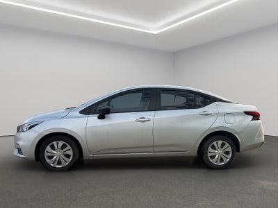 2022 Nissan Versa 4 pts. Sense, TM5, a/ac., VE, R-15 (línea anterior)