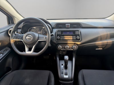 2022 Nissan Versa 4 pts. Sense, TM5, a/ac., VE, R-15 (línea anterior)