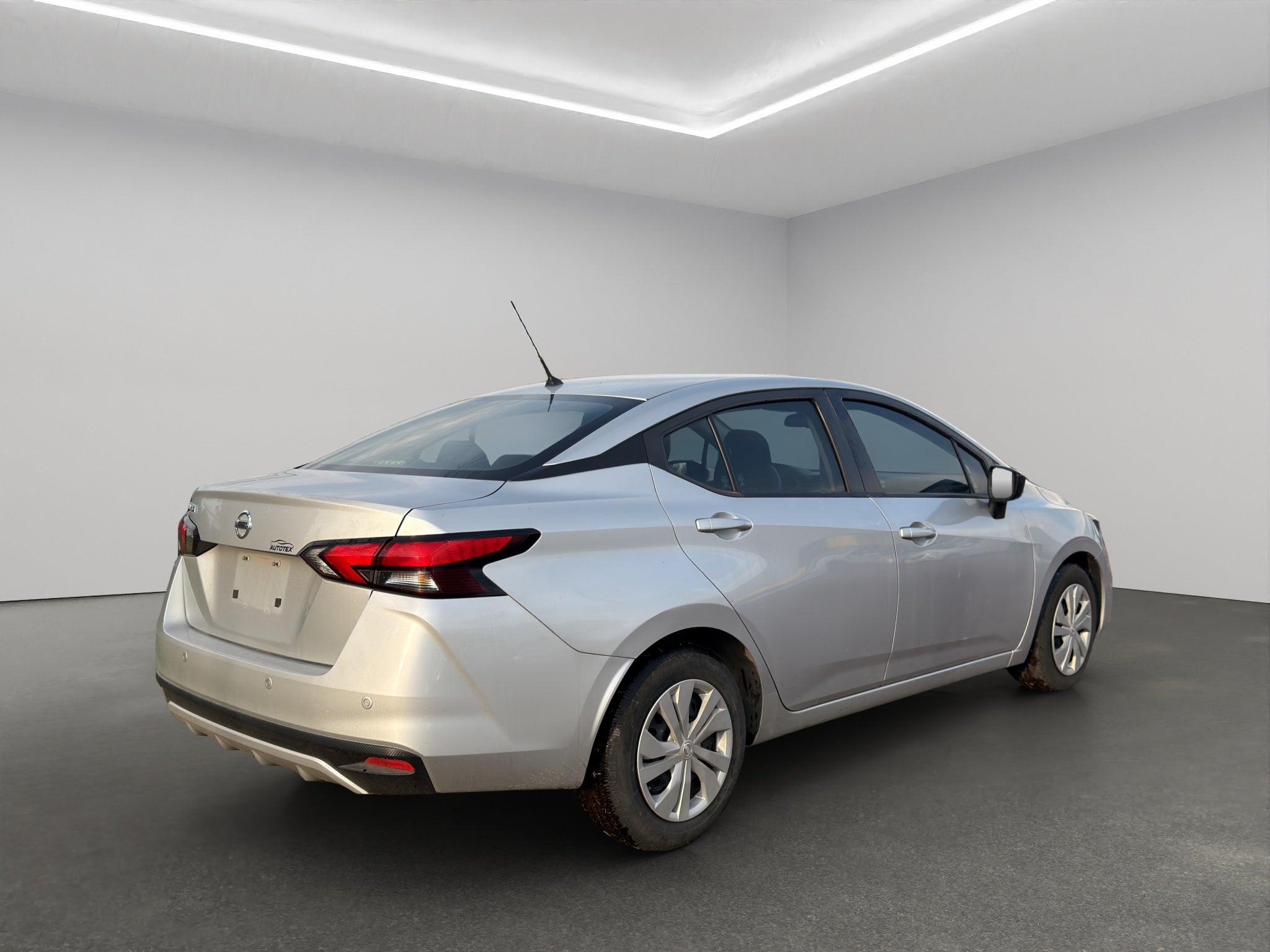 2022 Nissan Versa 4 pts. Sense, TM5, a/ac., VE, R-15 (línea anterior)