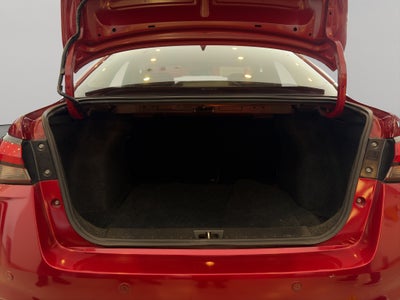 2023 Nissan Versa 4 pts. SR, TA, a/ac. Aut., f. niebla, f. led, spoiler, RA-17 (cambio de línea)