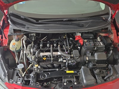 2023 Nissan Versa 4 pts. SR, TA, a/ac. Aut., f. niebla, f. led, spoiler, RA-17 (cambio de línea)