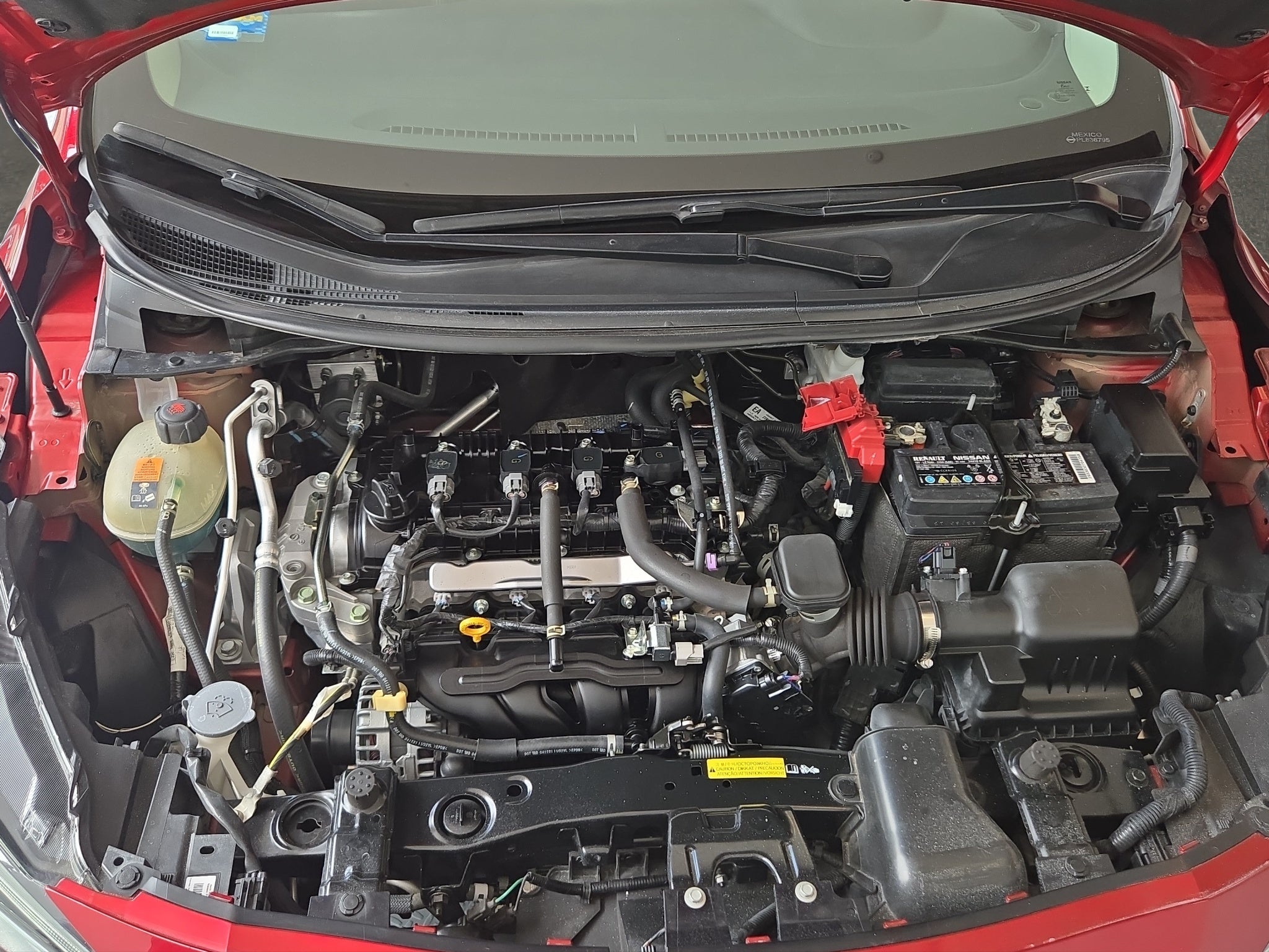 2023 Nissan Versa 4 pts. SR, TA, a/ac. Aut., f. niebla, f. led, spoiler, RA-17 (cambio de línea)