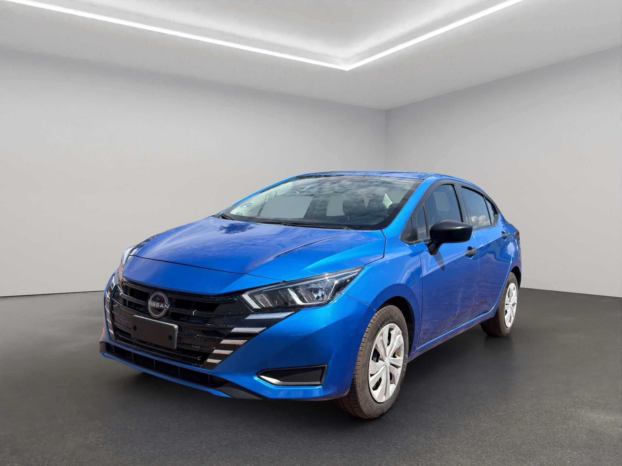 2023 Nissan Versa 4 pts. Advance, TM5, a/ac., f. niebla, RA-16 (cambio de línea)