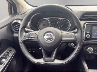 2025 Nissan Versa 4 pts. Sense, TM5, a/ac., R-15 (línea anterior)