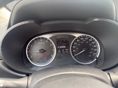 2025 Nissan Versa 4 pts. Sense, TM5, a/ac., R-15 (línea anterior)