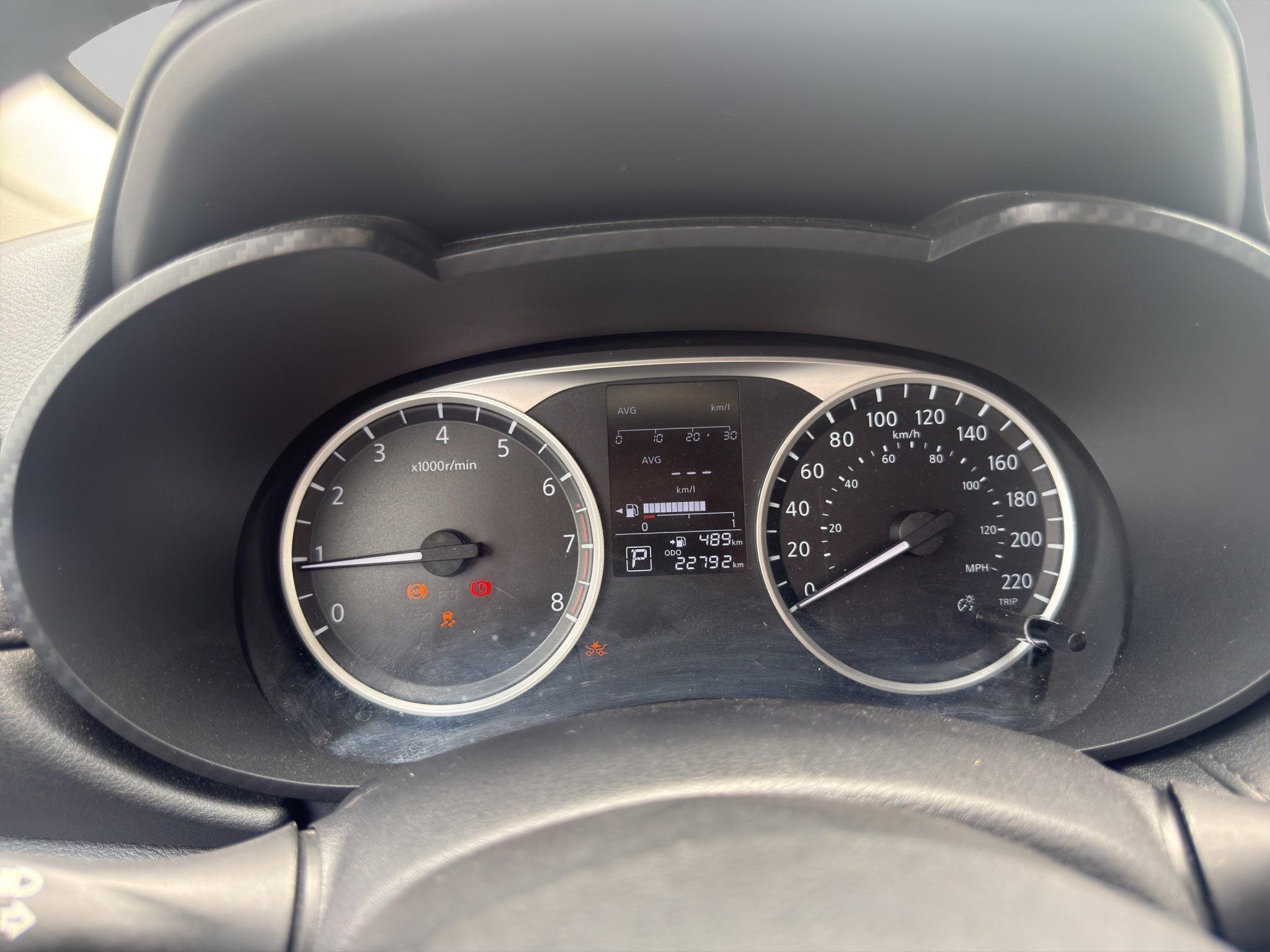 2025 Nissan Versa 4 pts. Sense, TM5, a/ac., R-15 (línea anterior)