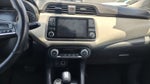 2020 Nissan Versa 4 pts. Exclusive, TA, a/ac. Aut., VE, piel, GPS, f. niebla, RA-17 (línea nueva)