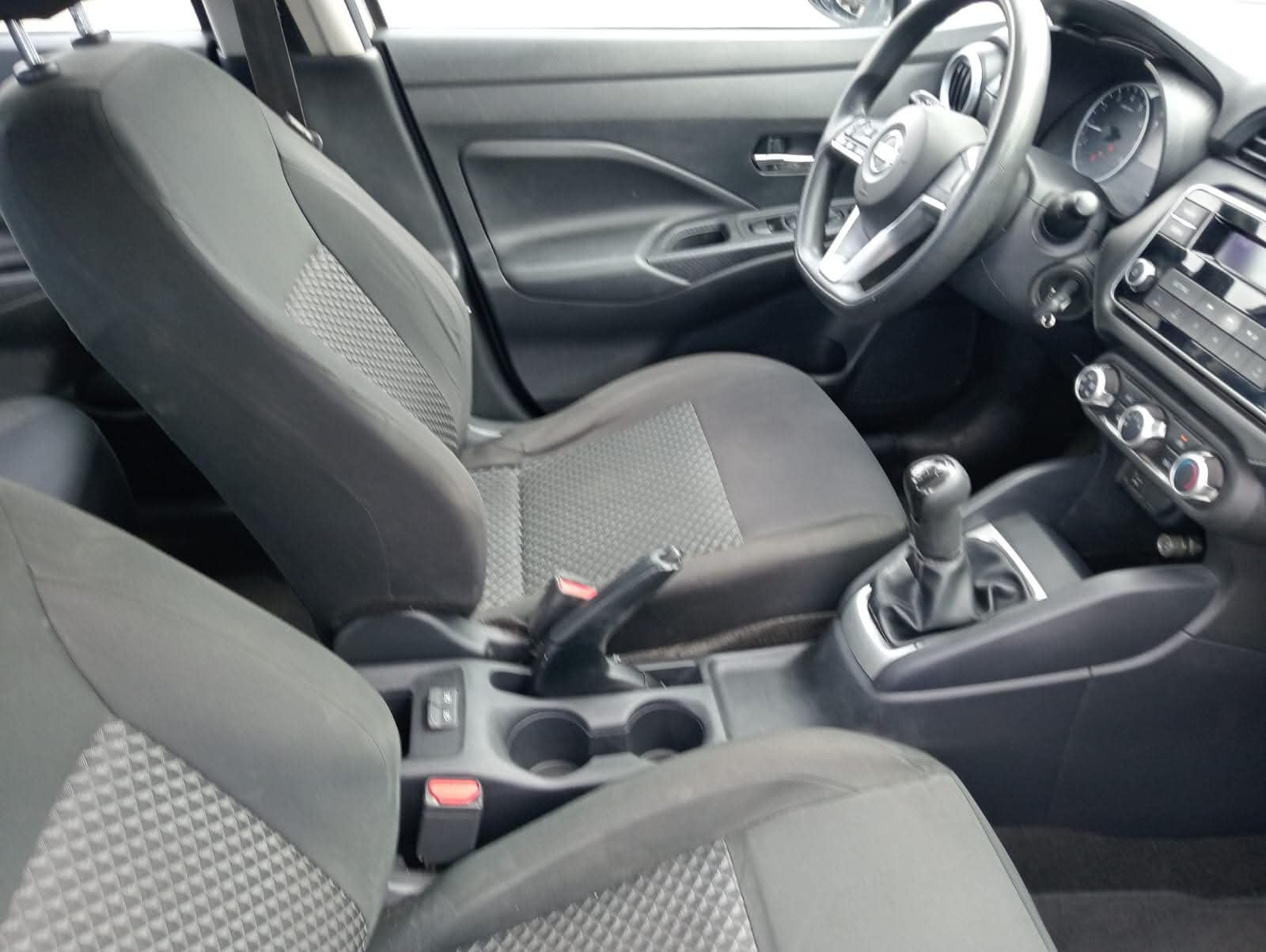 2021 Nissan Versa 4 pts. Sense, TM5, a/ac., VE, R-15