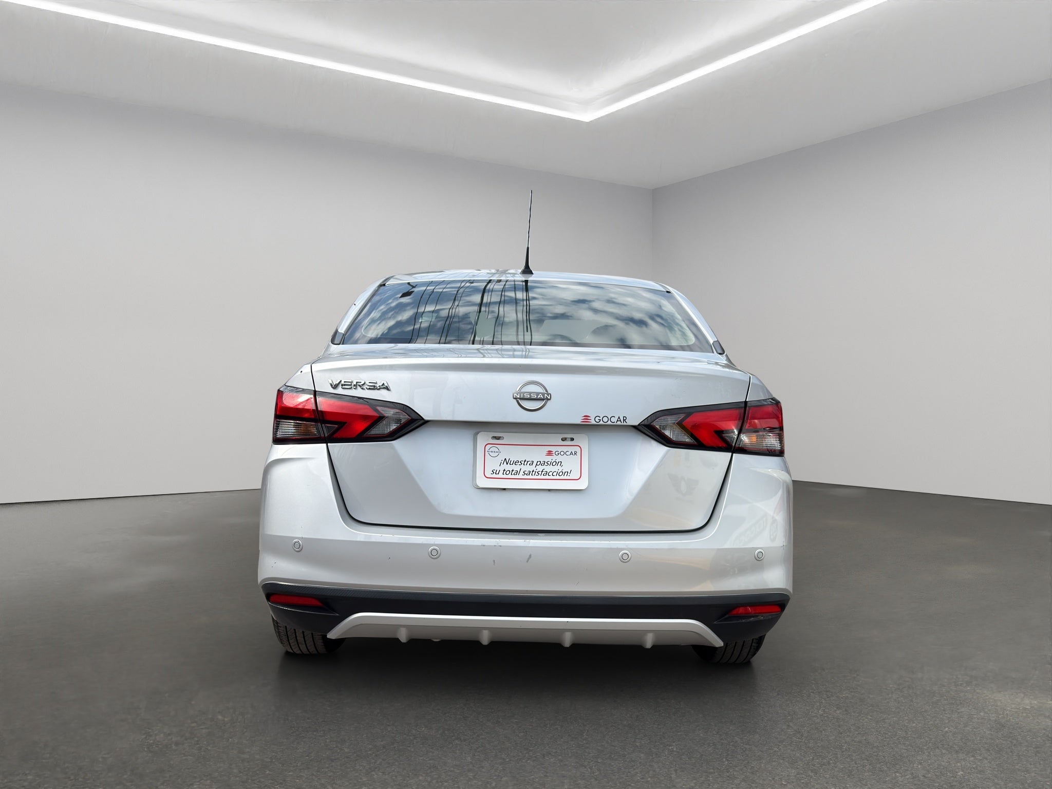 2024 Nissan Versa 4 pts. Sense, TM5, a/ac., R-15