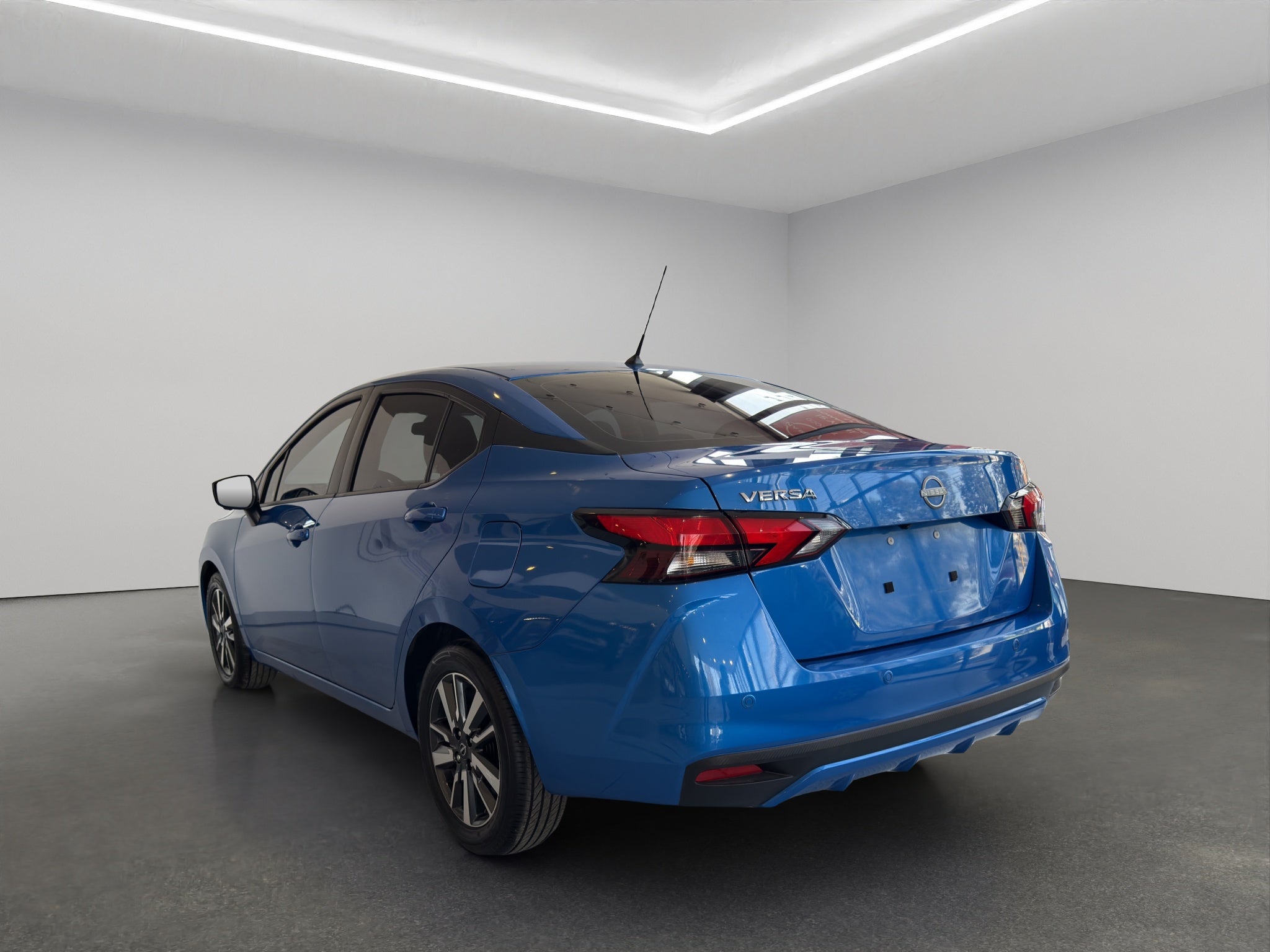 2025 Nissan Versa ADVANCE CVT